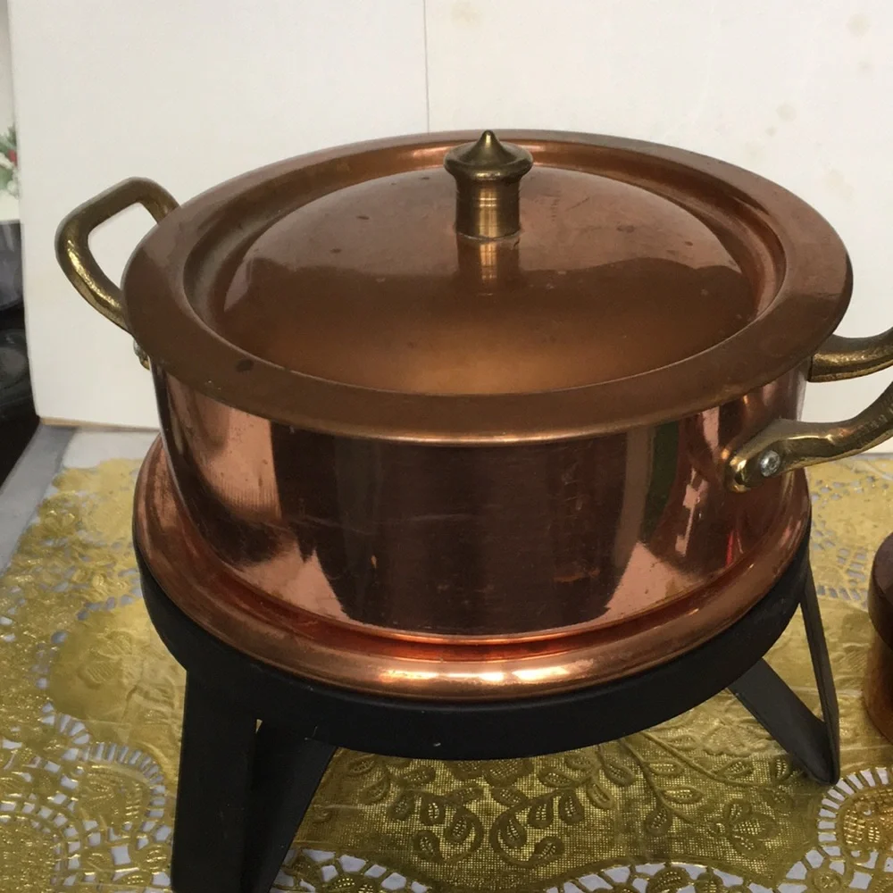 Vintage copper and brass cookware/ serving pieces, multi-use - Picture 4 of 8
